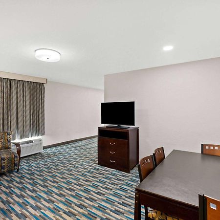 Days Inn & Suites By Wyndham Mesa Near Phoenix Εξωτερικό φωτογραφία