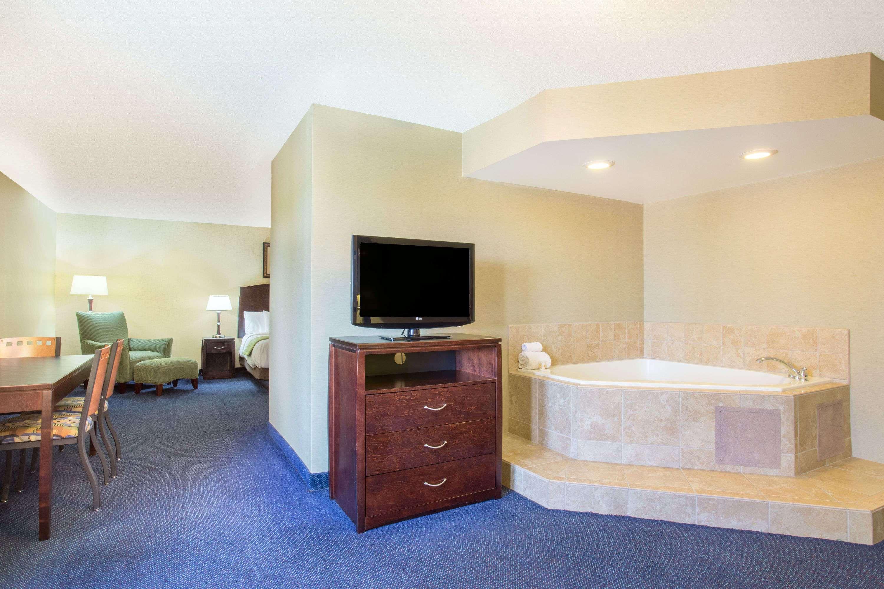 Days Inn & Suites By Wyndham Mesa Near Phoenix Εξωτερικό φωτογραφία