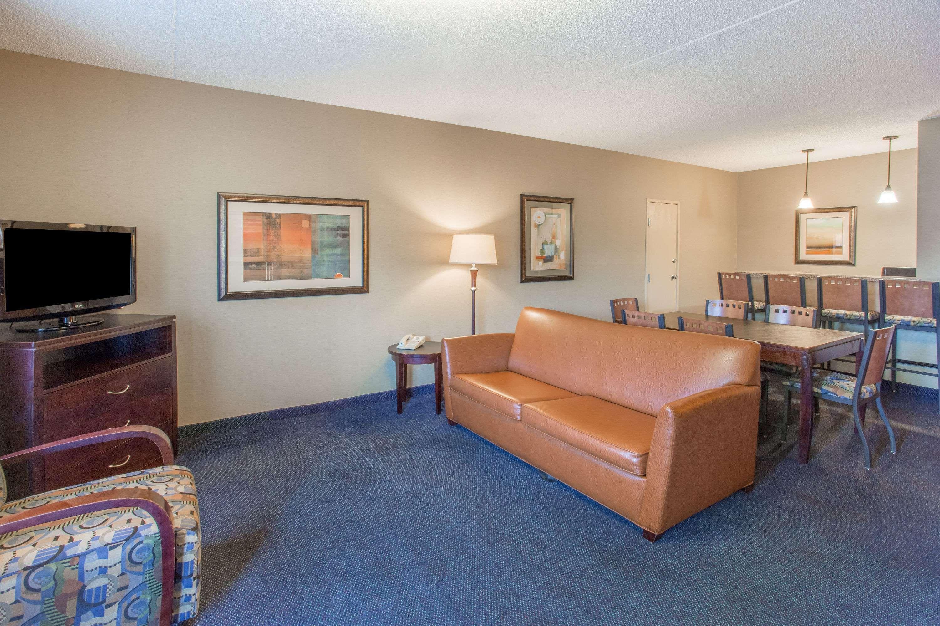 Days Inn & Suites By Wyndham Mesa Near Phoenix Εξωτερικό φωτογραφία