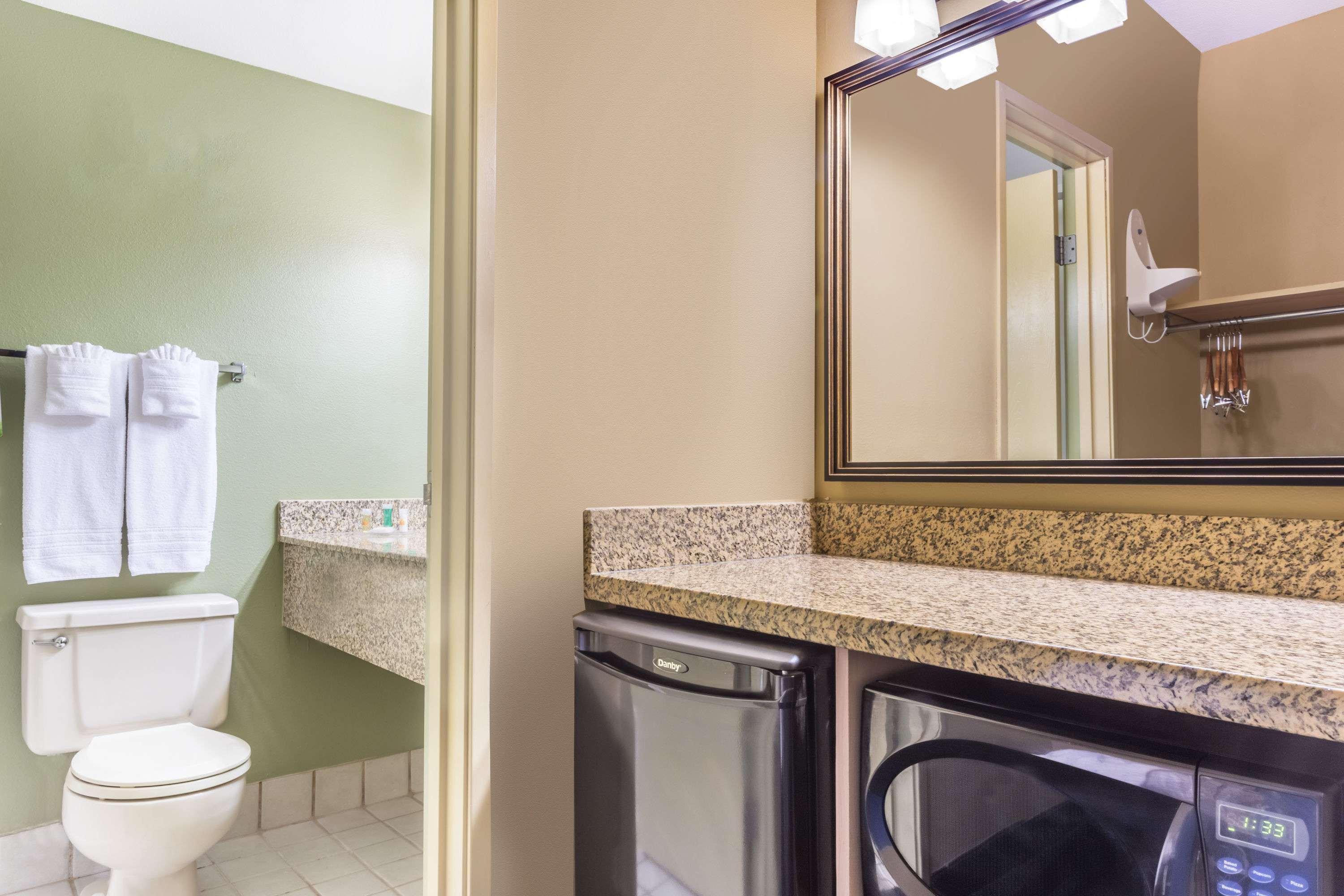 Days Inn & Suites By Wyndham Mesa Near Phoenix Εξωτερικό φωτογραφία