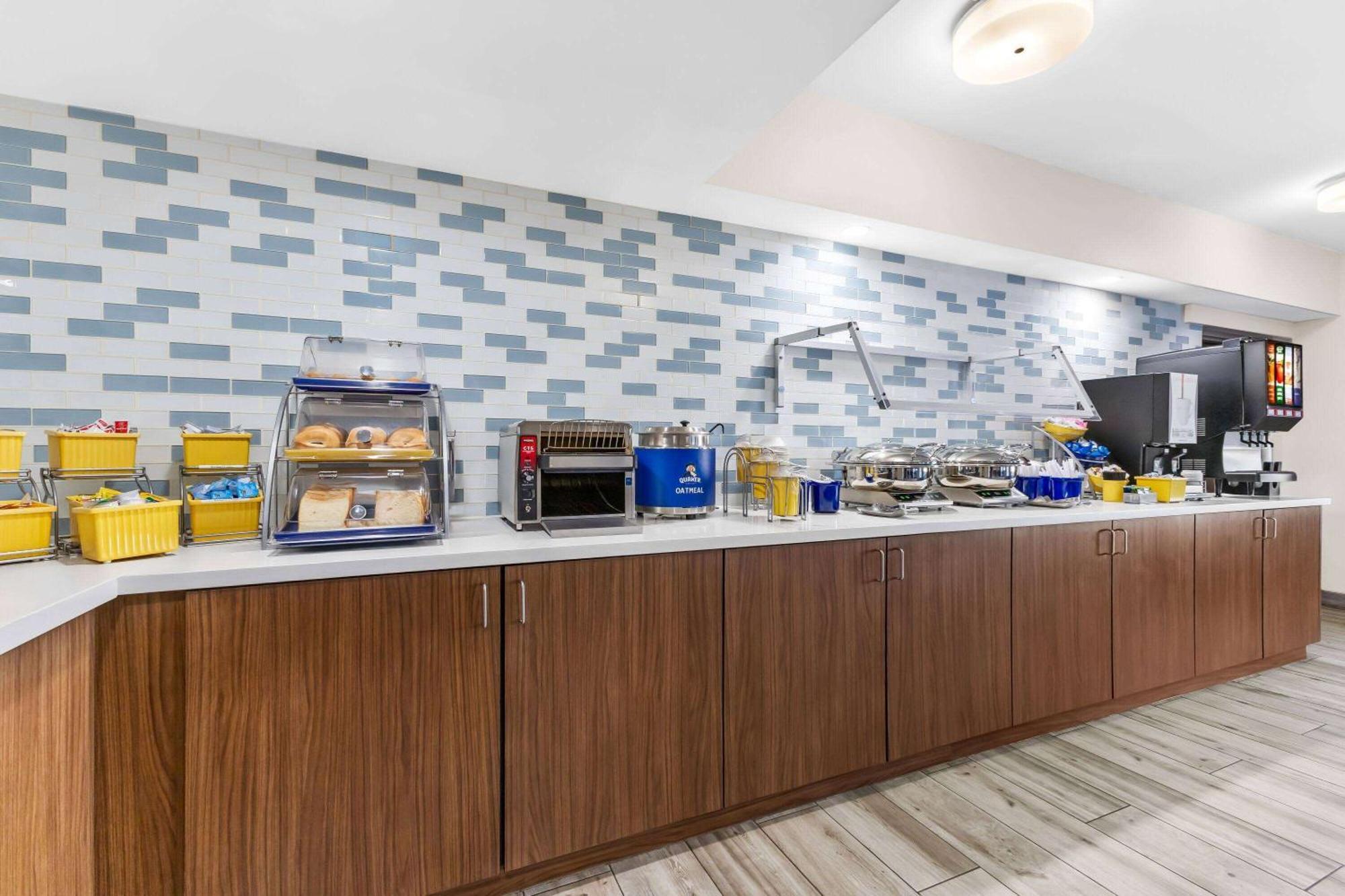 Days Inn & Suites By Wyndham Mesa Near Phoenix Εξωτερικό φωτογραφία