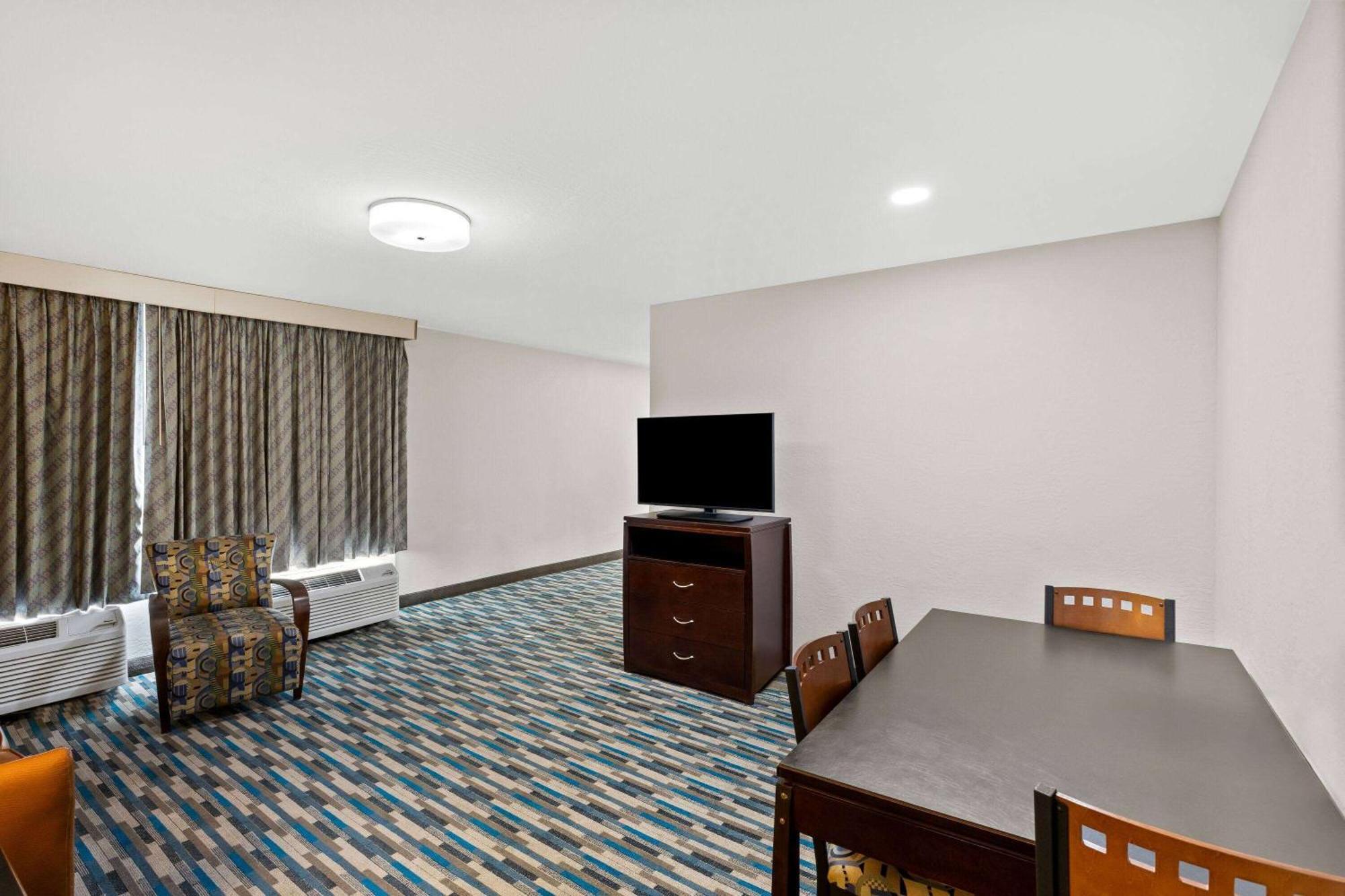 Days Inn & Suites By Wyndham Mesa Near Phoenix Εξωτερικό φωτογραφία