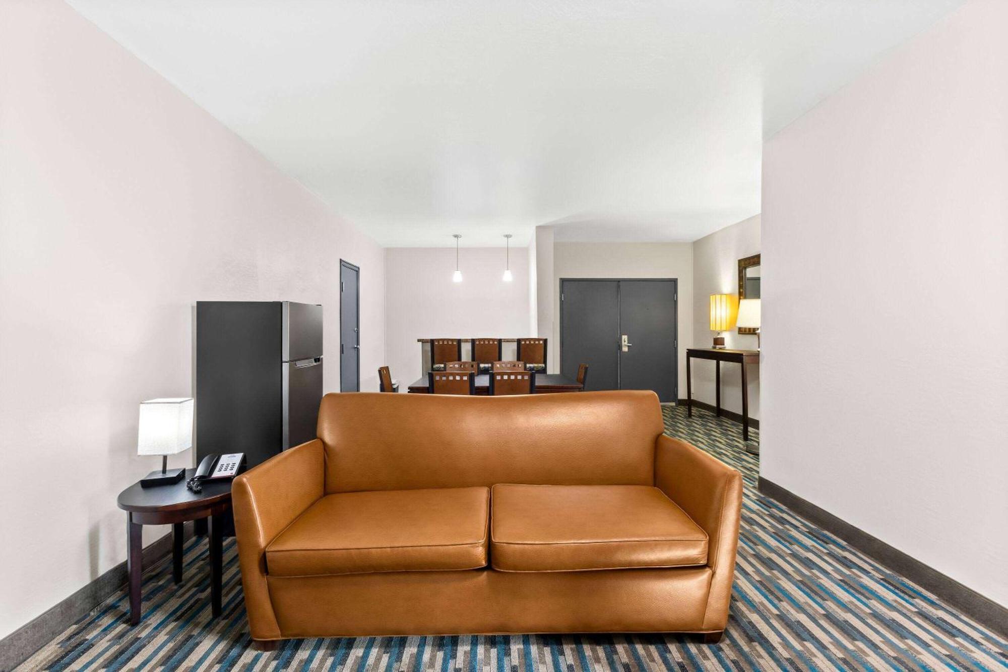 Days Inn & Suites By Wyndham Mesa Near Phoenix Εξωτερικό φωτογραφία