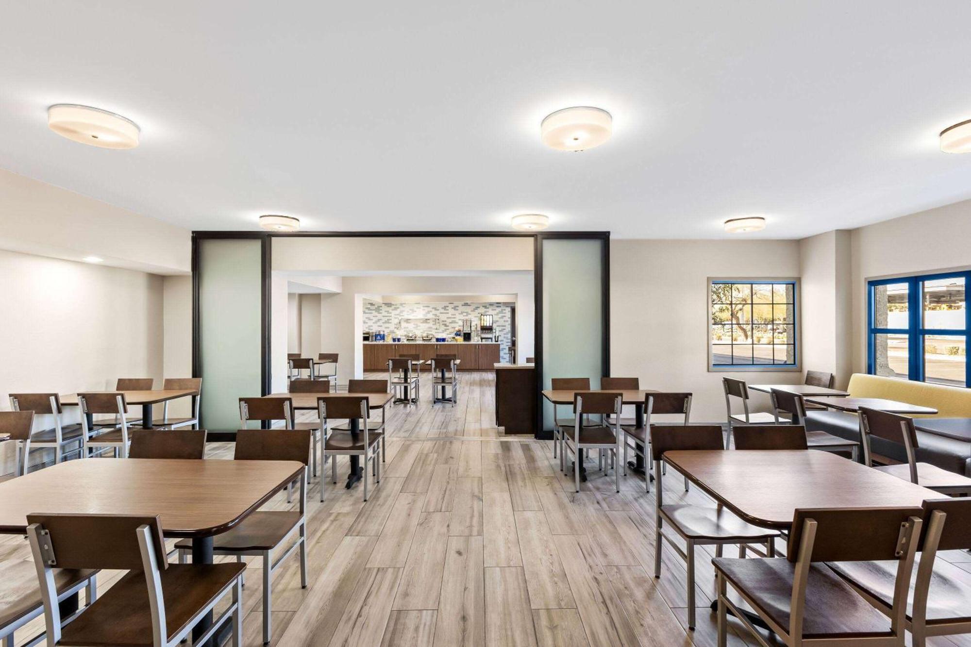 Days Inn & Suites By Wyndham Mesa Near Phoenix Εξωτερικό φωτογραφία